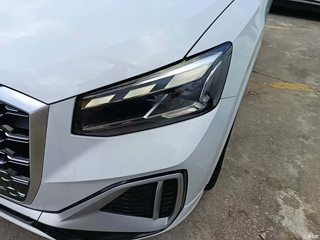 Audi Q2L, 2023 24