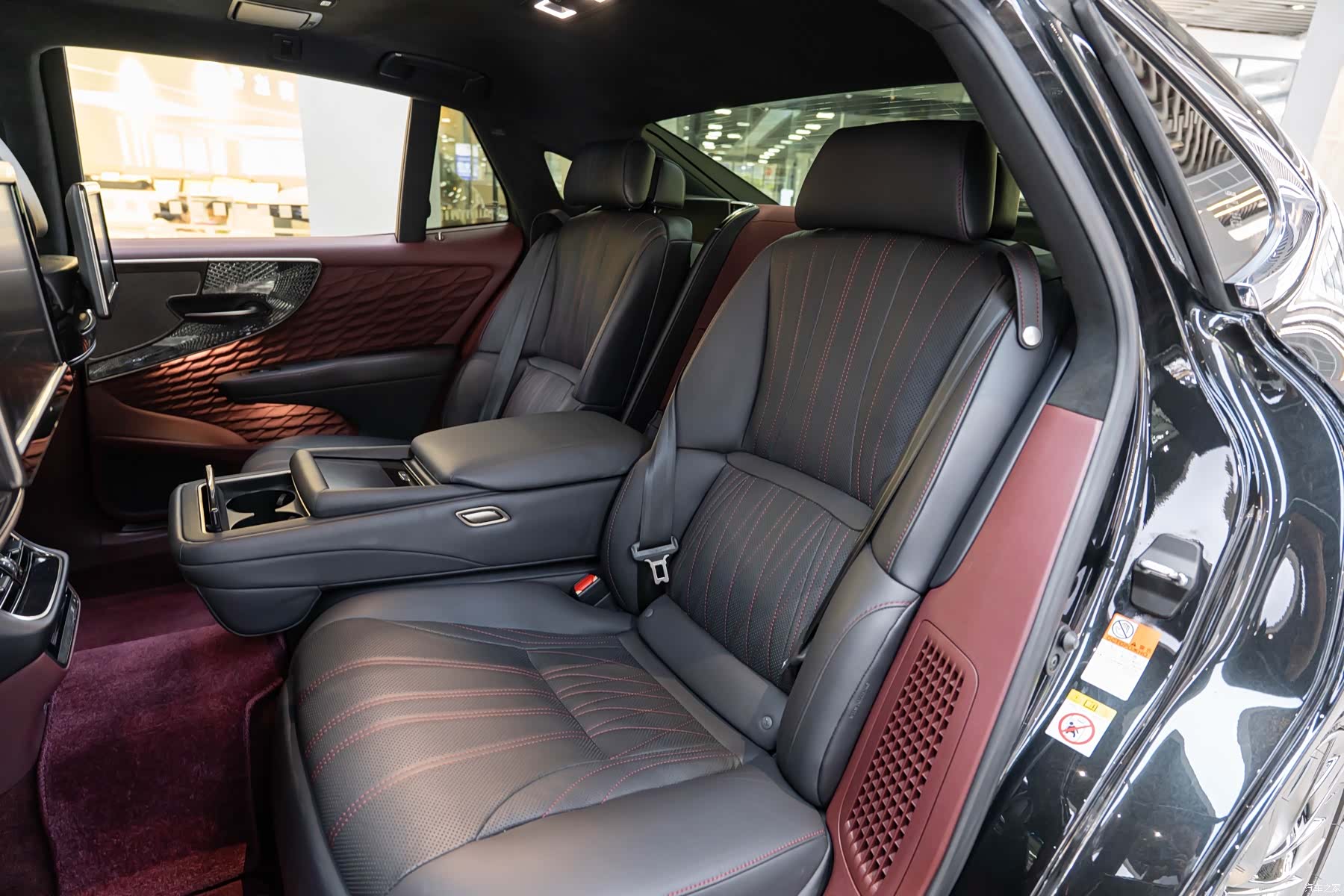 Lexus LS, 2018 12