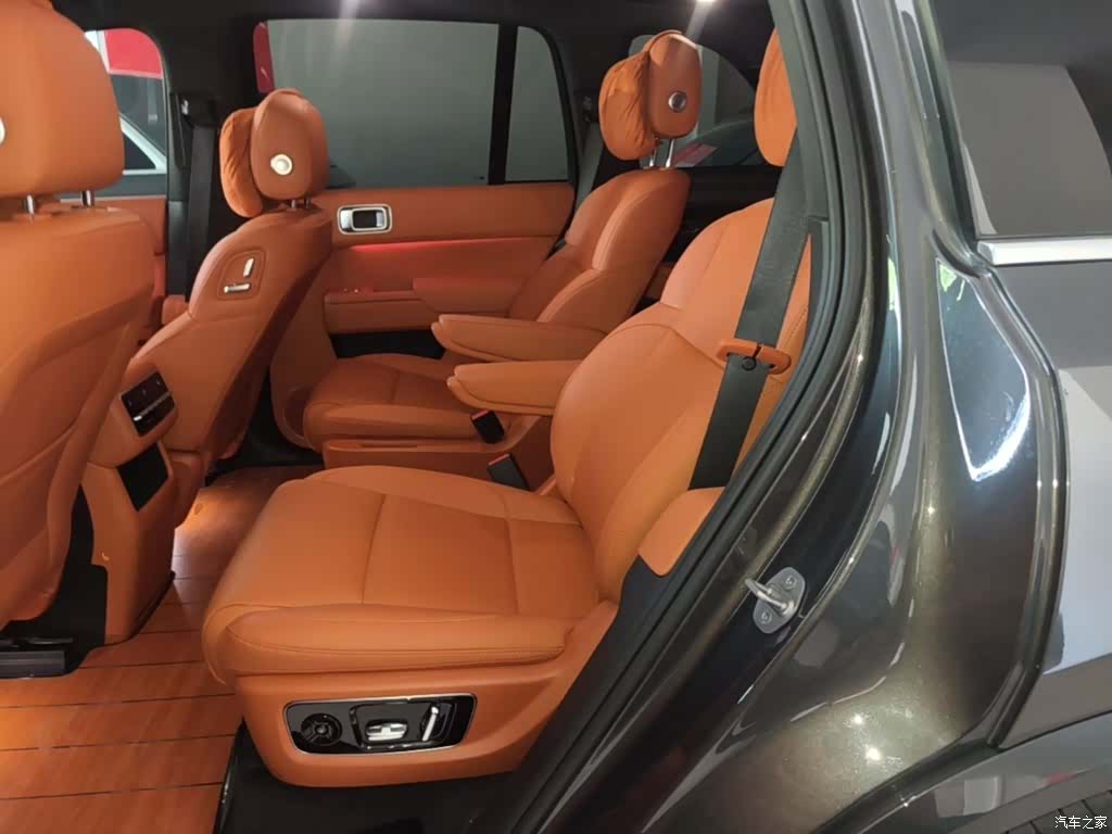 Li Auto L8, 2024 13