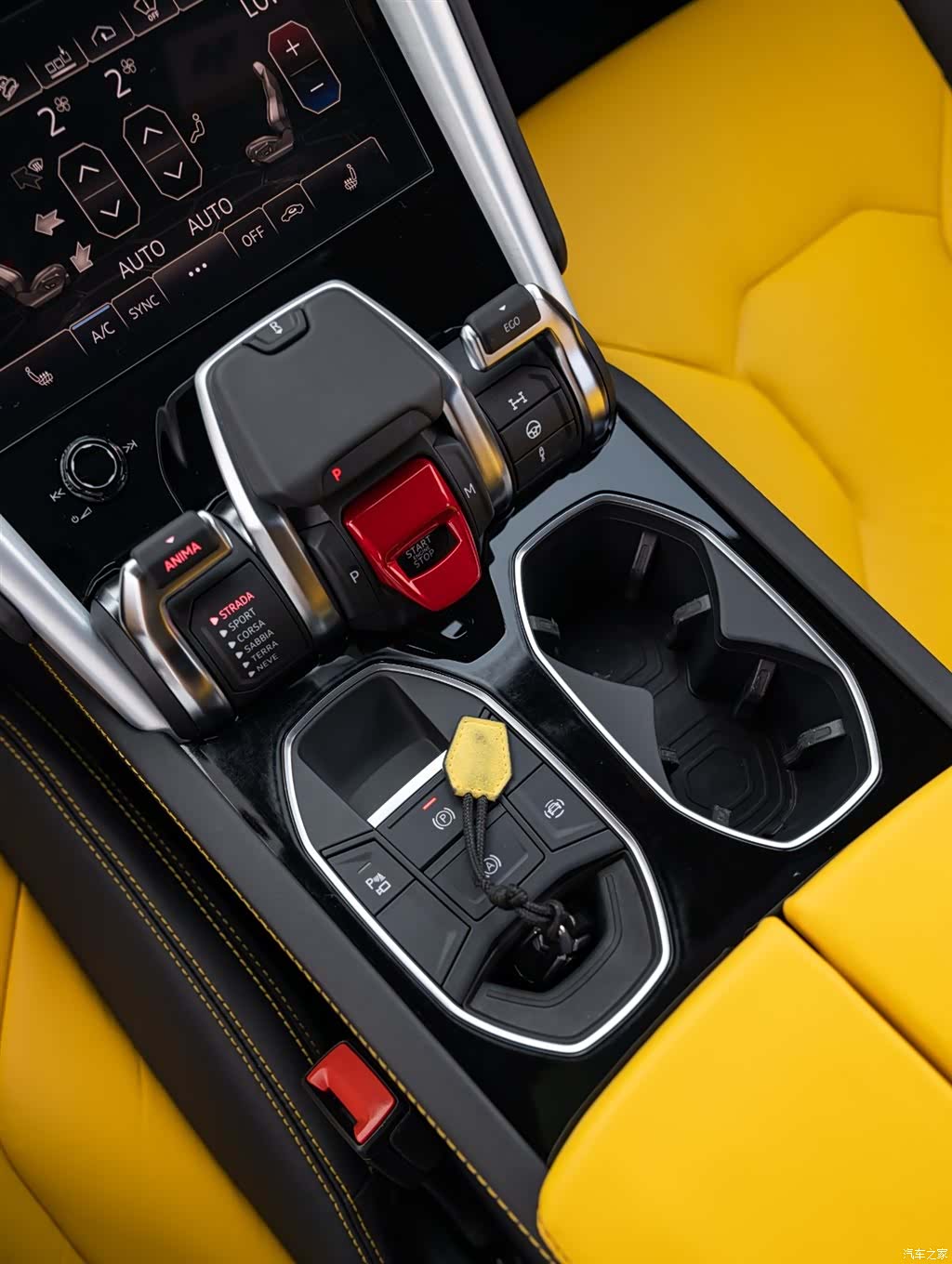Lamborghini Urus, 2023 15