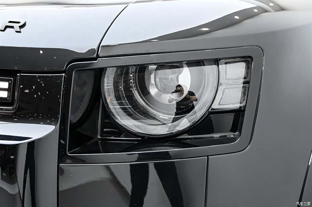 Land Rover Defender, 2024 10