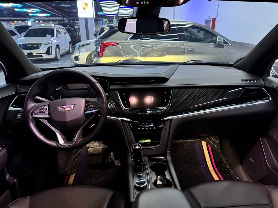 Cadillac XT6