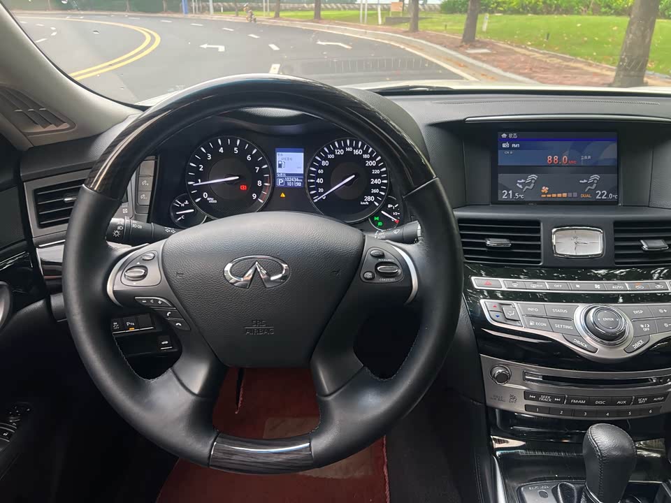Infiniti Q70 Infiniti Q70