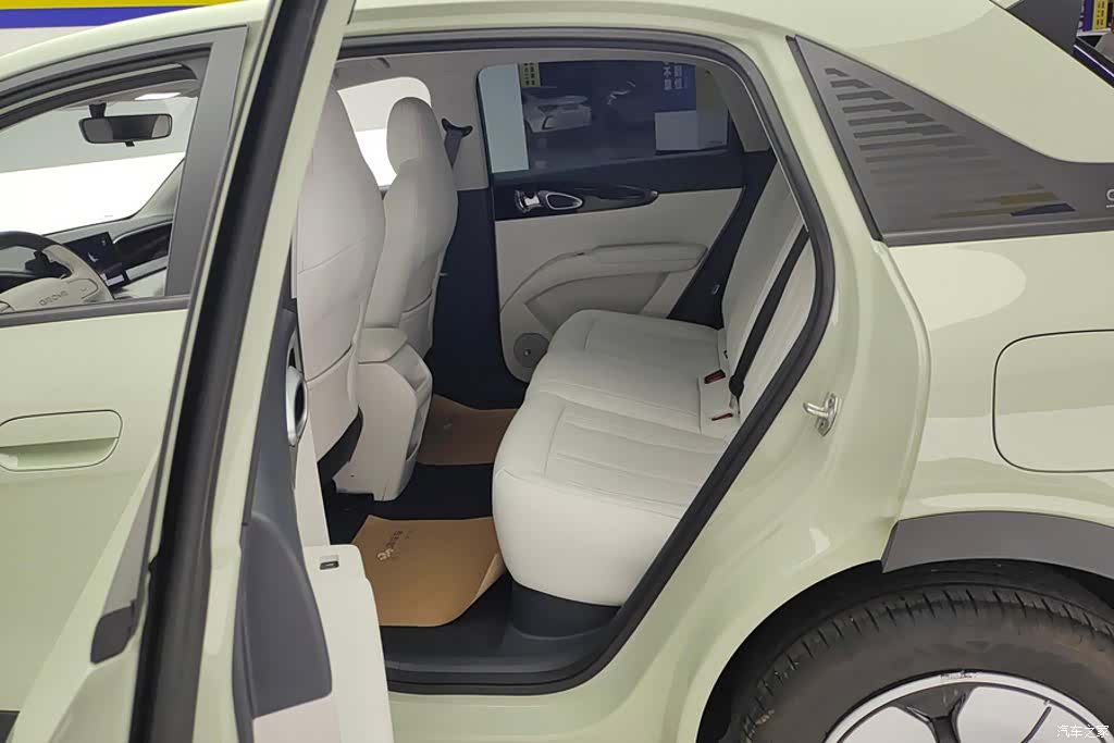 Geely Xingyuan, 2025 11