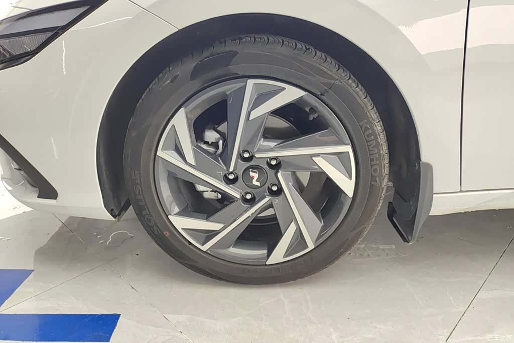 Hyundai Elantra, 2026 6