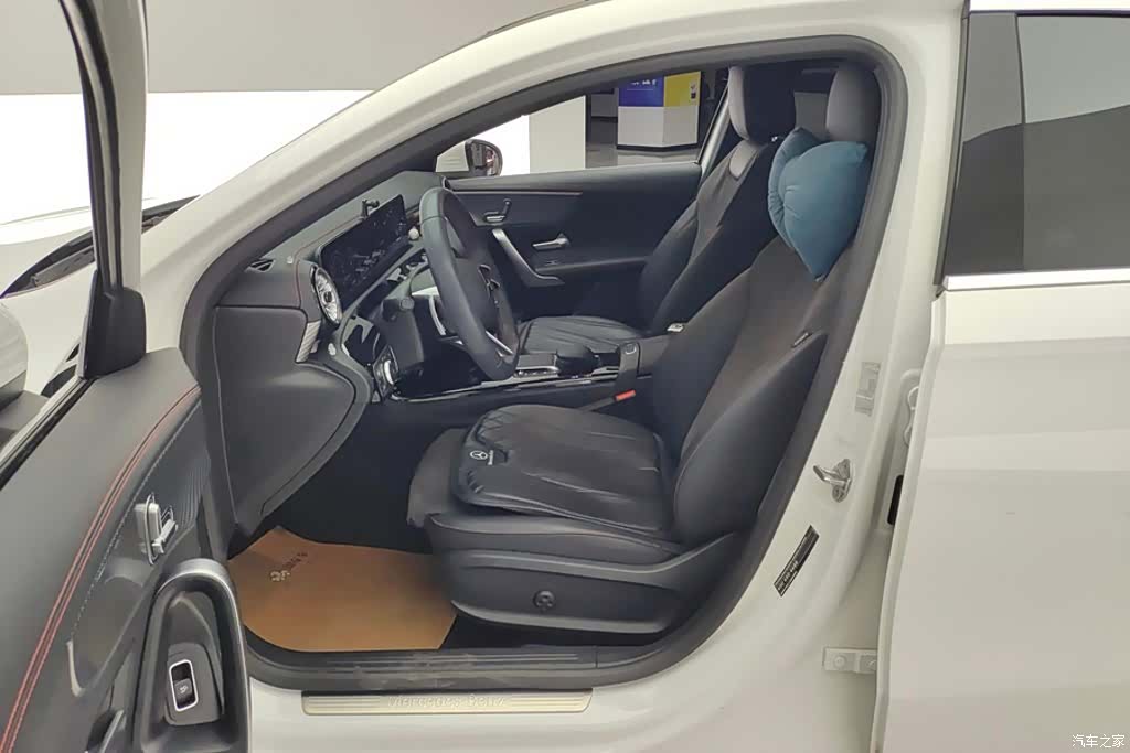 Mercedes-Benz A-Class, 2023 9