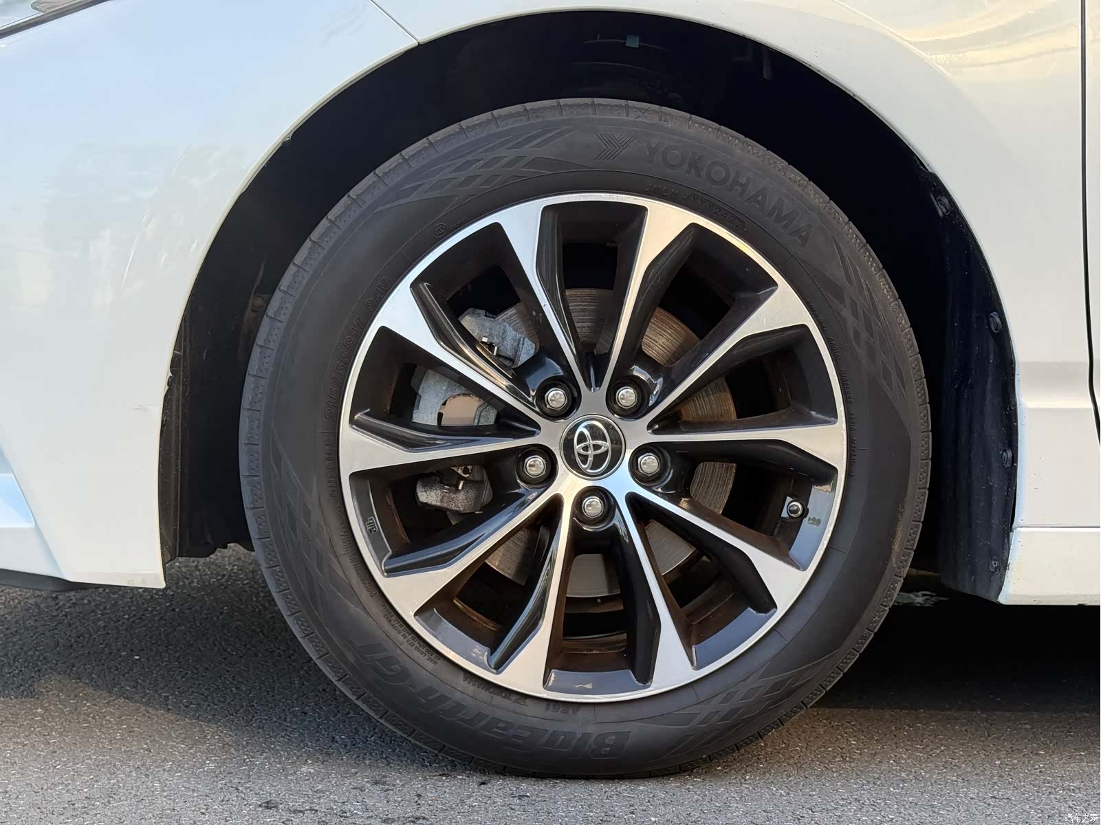 Toyota Avalon, 2022 все фото