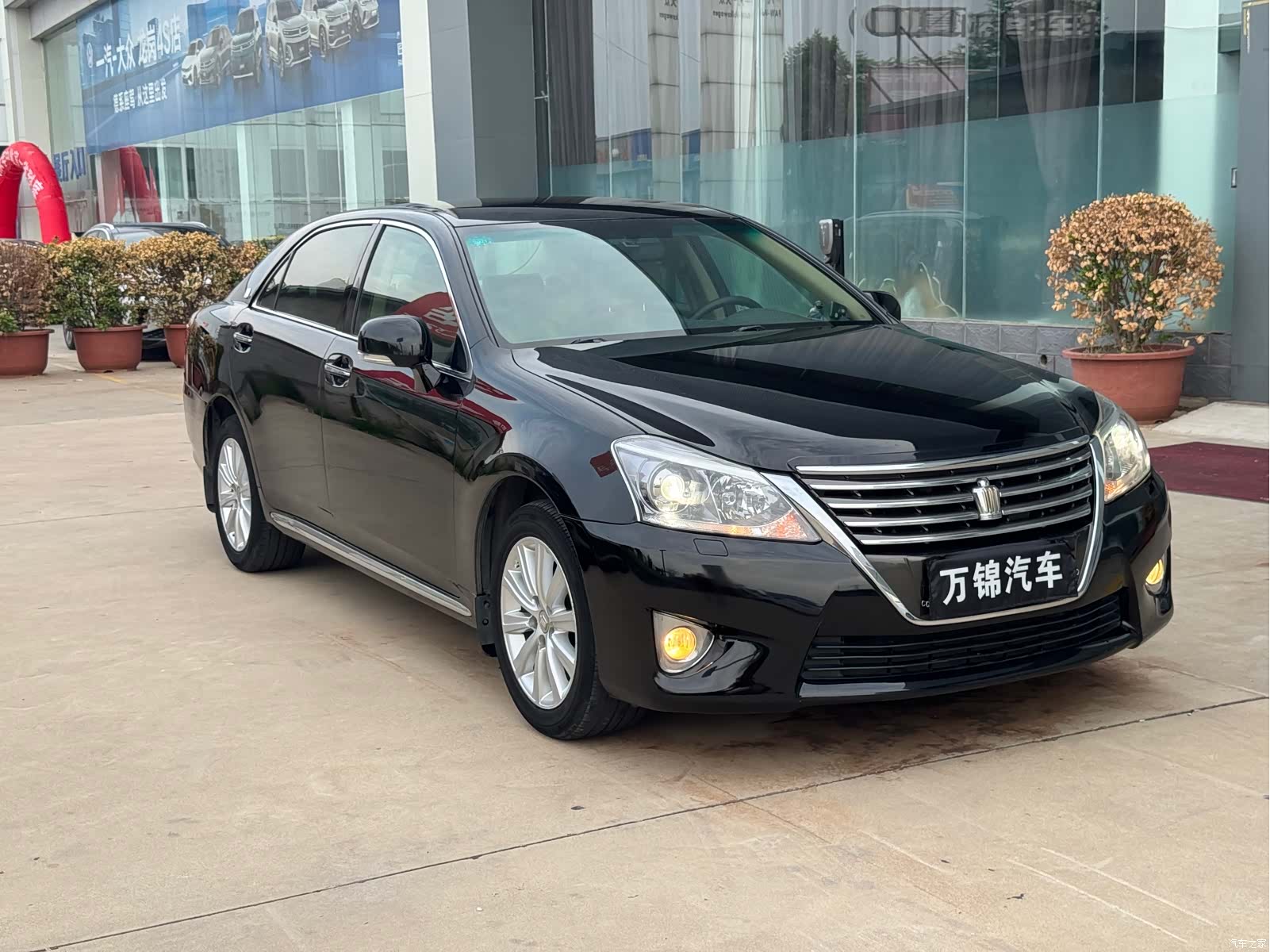 Toyota Crown, 2013 3
