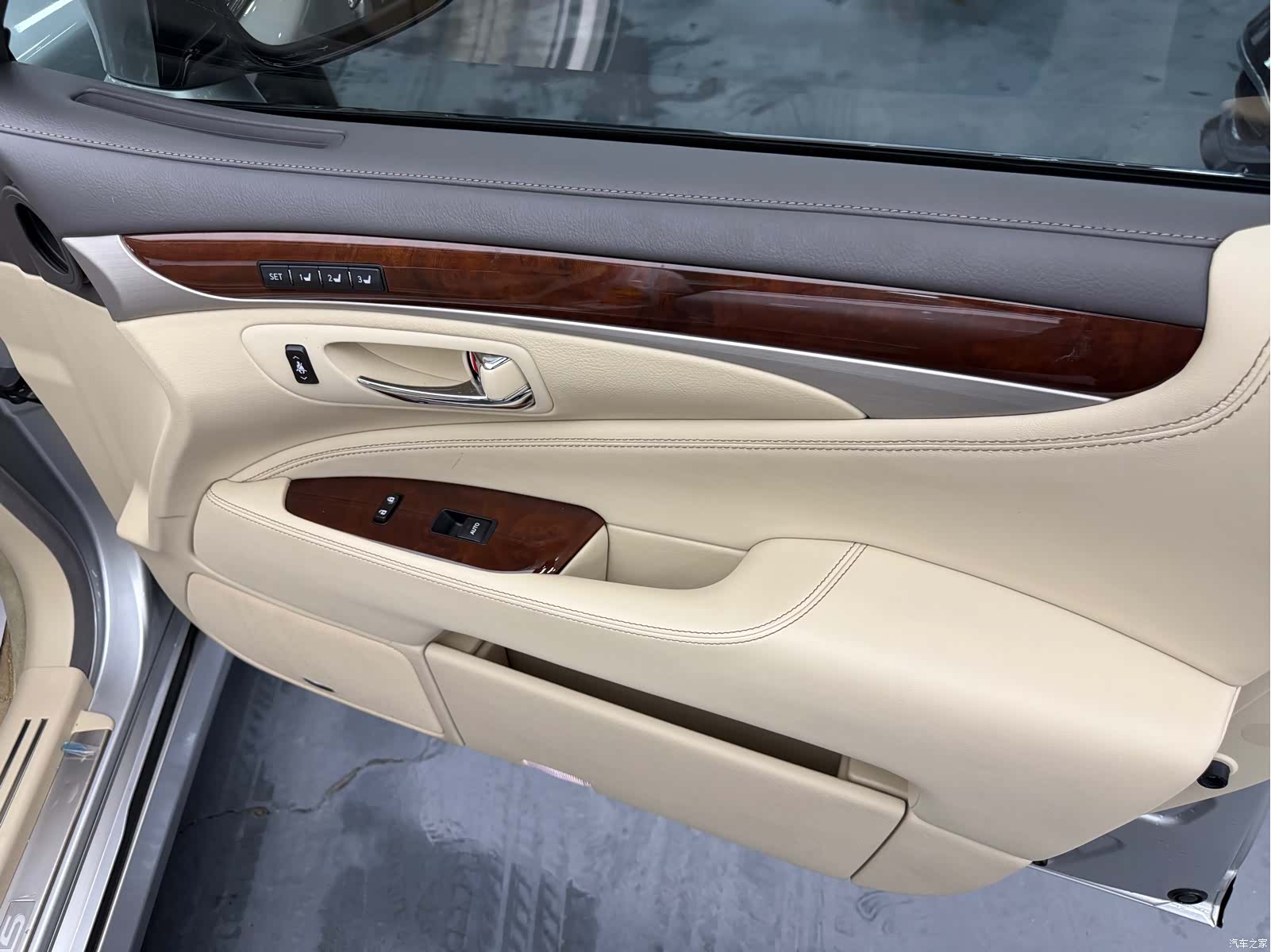 Lexus LS, 2013 21
