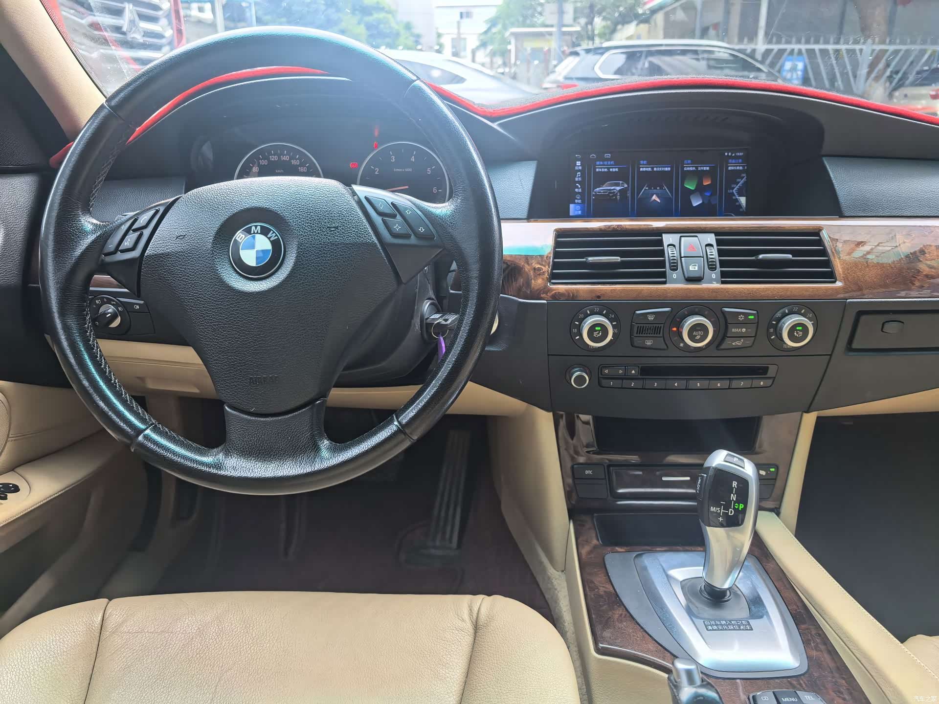 BMW 5 Series, 2010 8