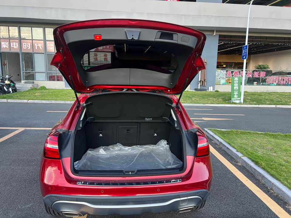 Mercedes-Benz GLA Mercedes-Benz GLA