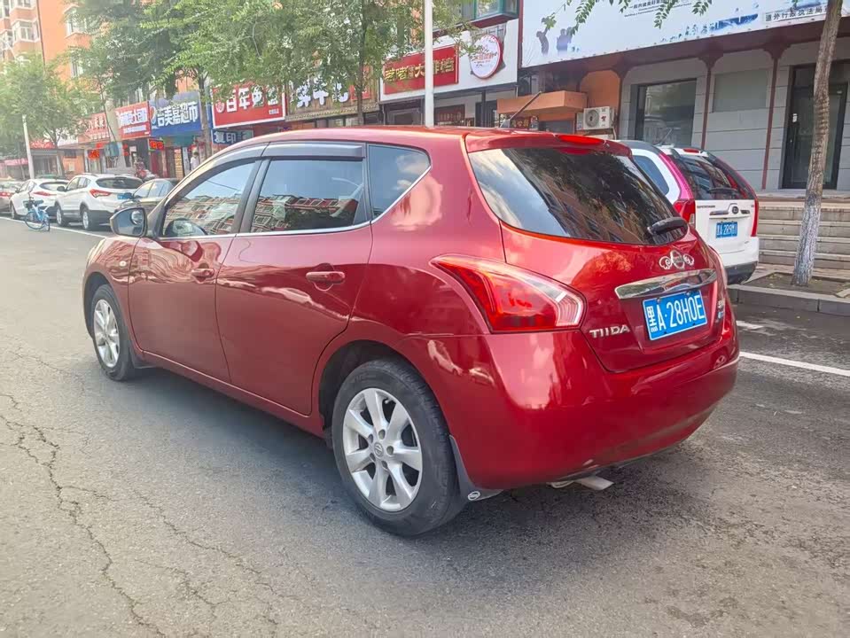 Nissan TIIDA