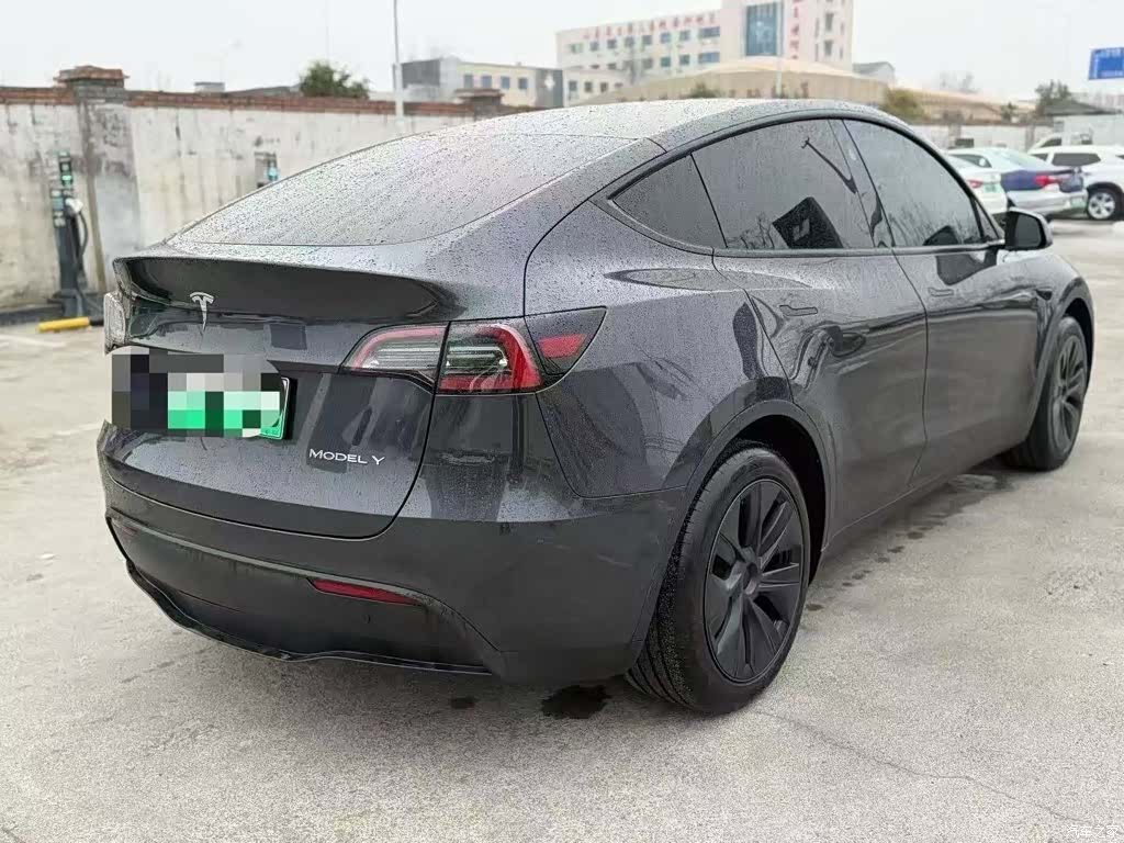 Tesla Model Y, 2024 4