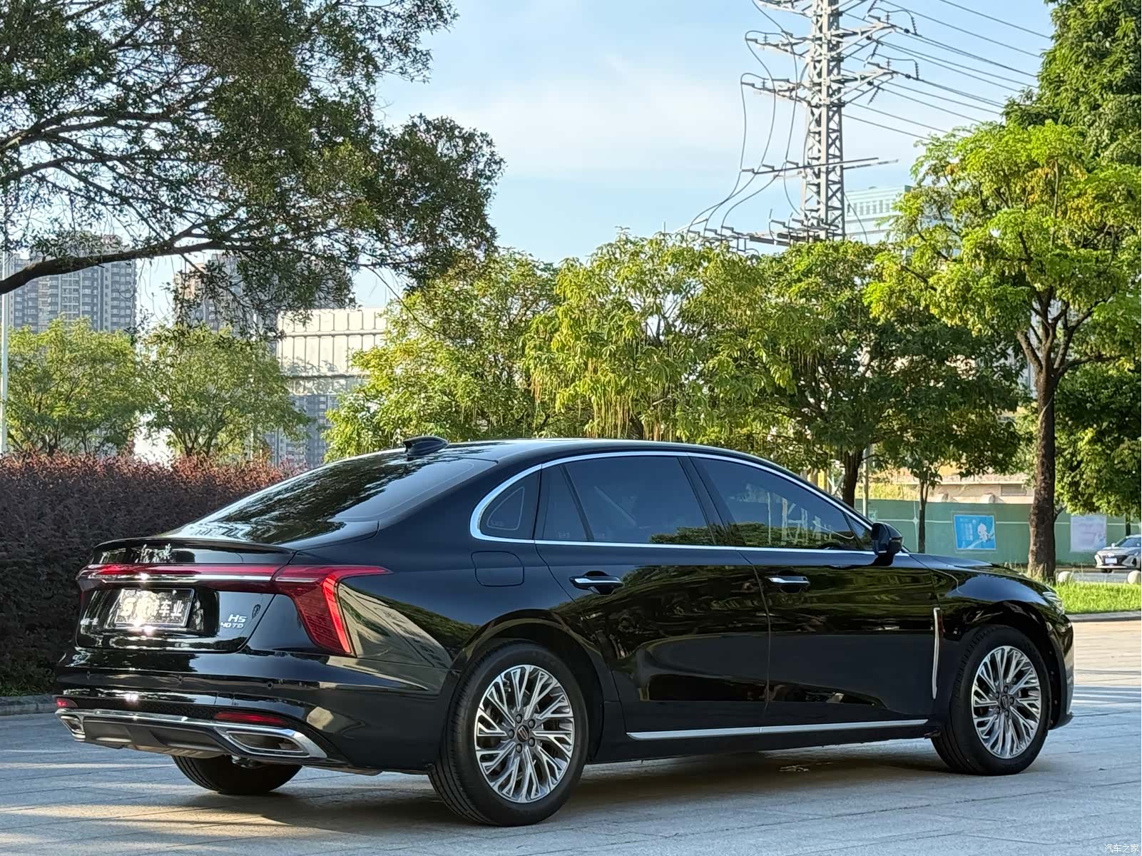Hongqi H5, 2022 8