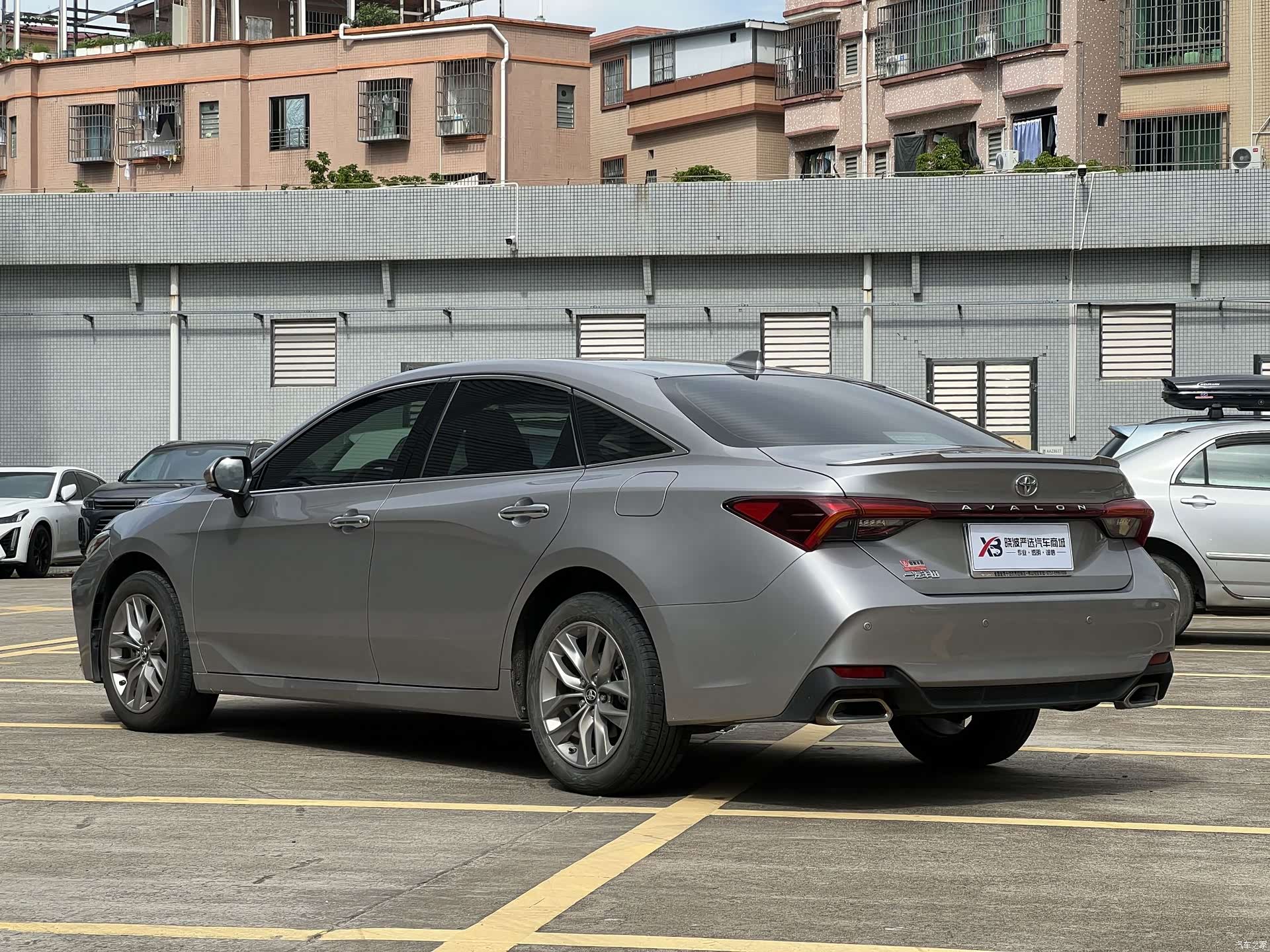 Toyota Avalon, 2022 все фото