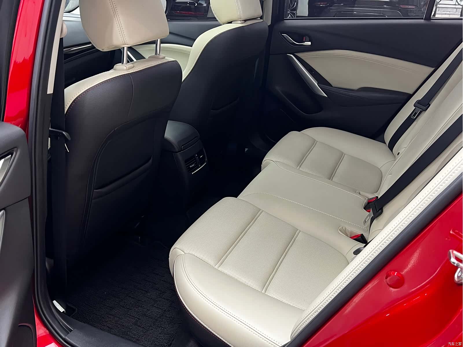Mazda Atenza, 2015 18