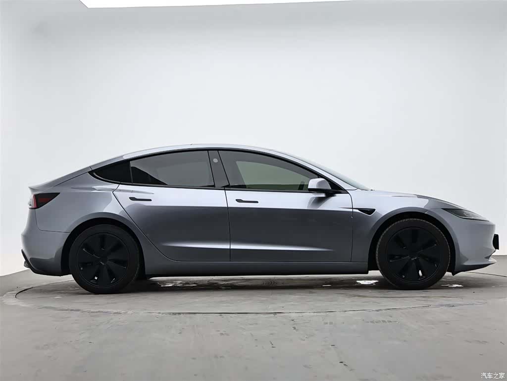 Tesla Model 3, 2025 6