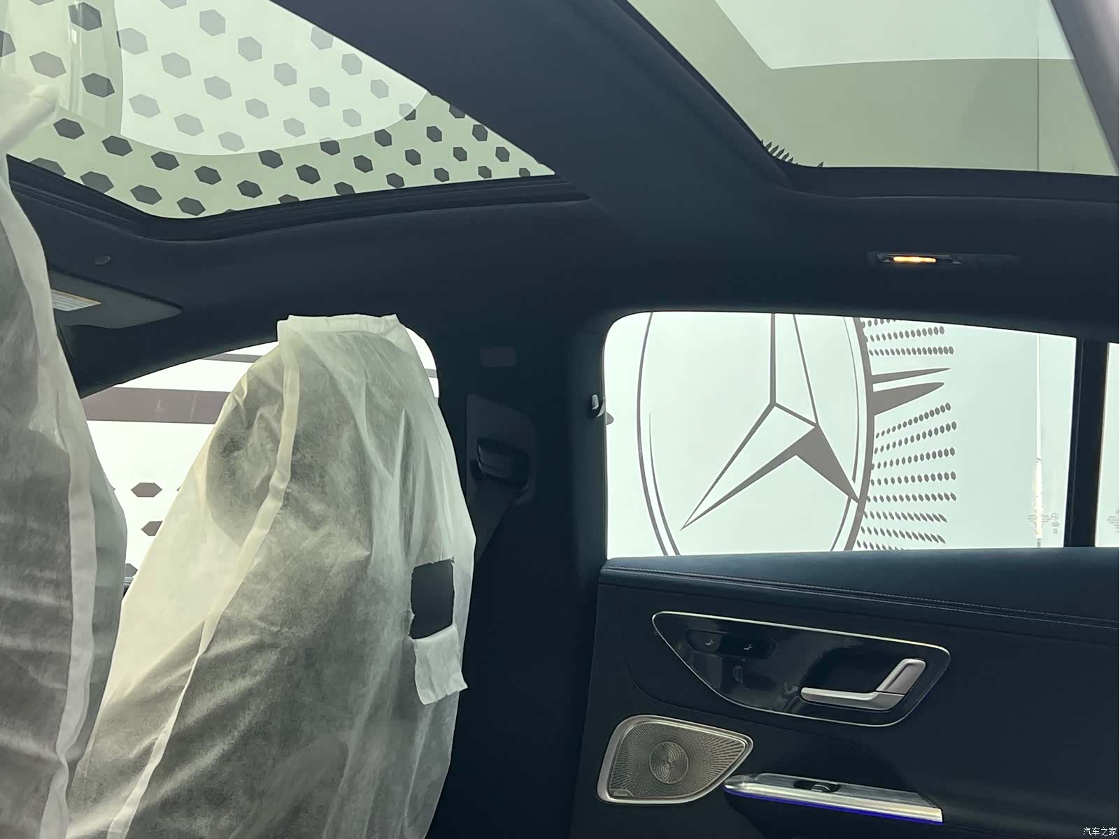 Mercedes-Benz EQE, 2025 11