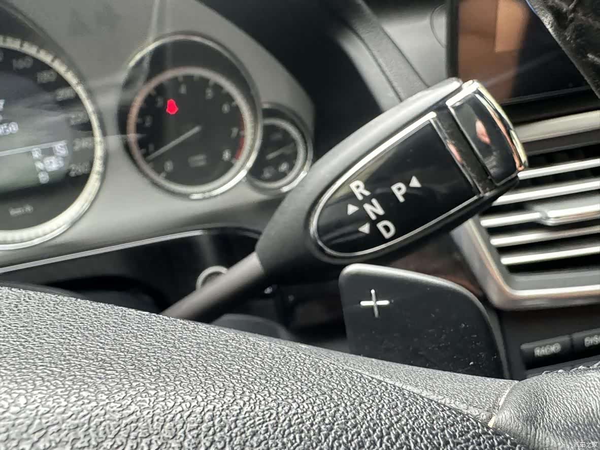 Mercedes-Benz E-Class, 2012 37