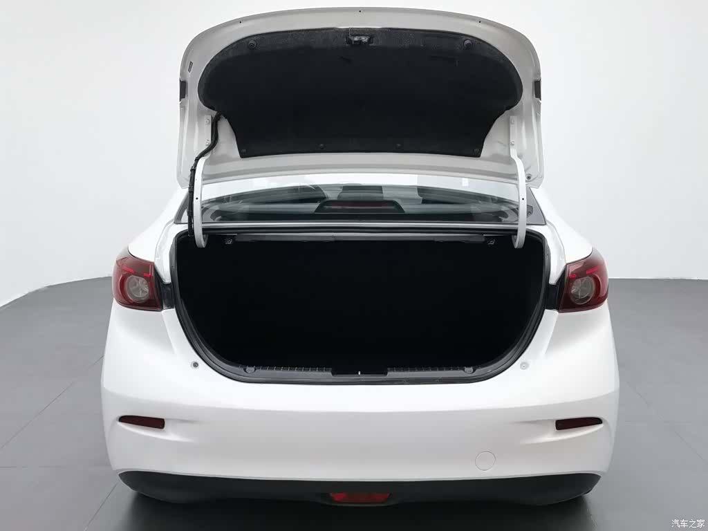 Mazda Mazda3, 2015 16