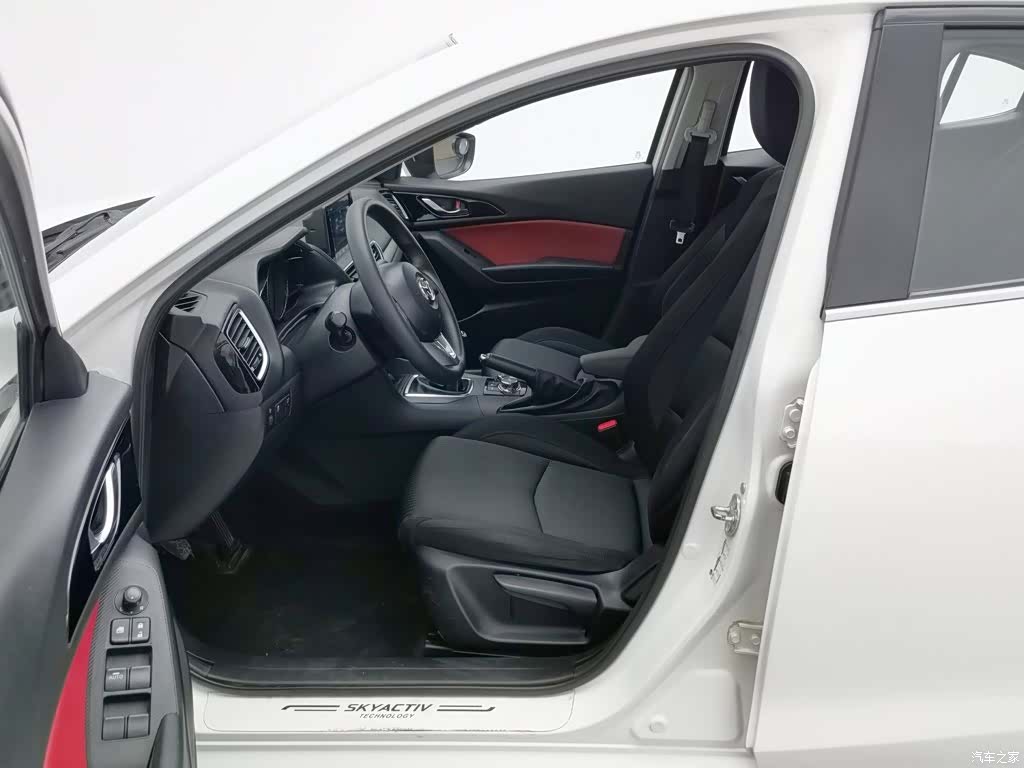 Mazda Mazda3, 2015 10
