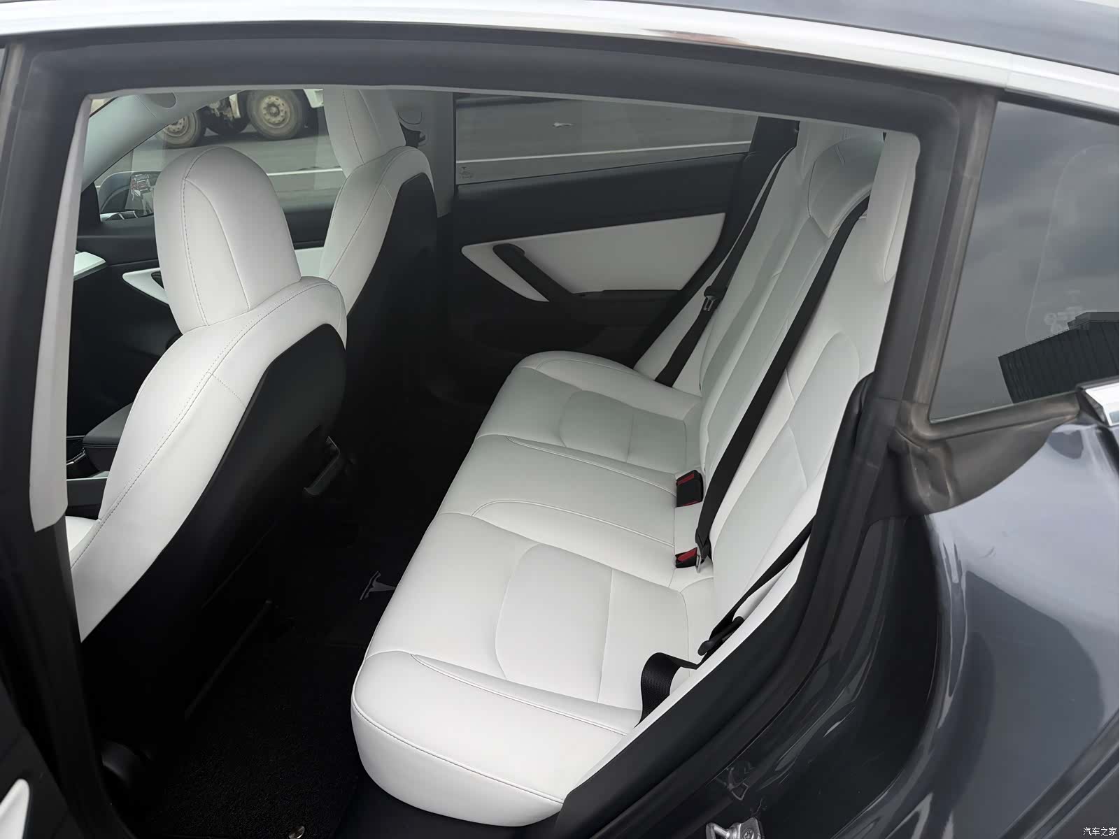 Tesla Model 3, 2020 7