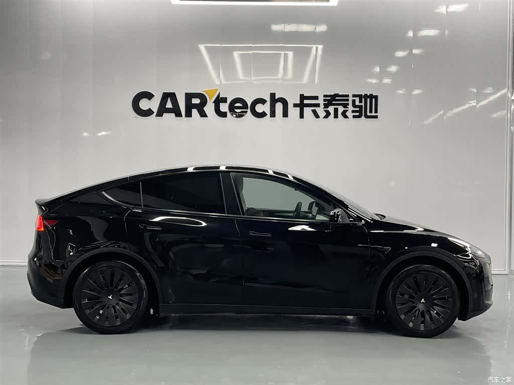 Tesla Model Y, 2022 все фото