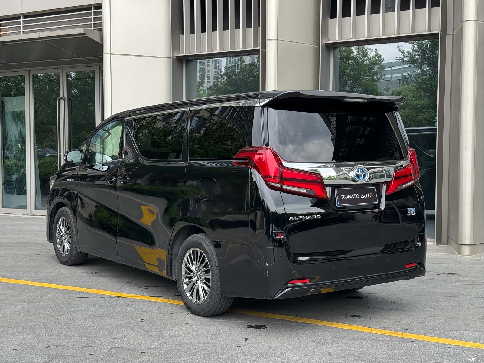 Toyota Alphard, 2019 4