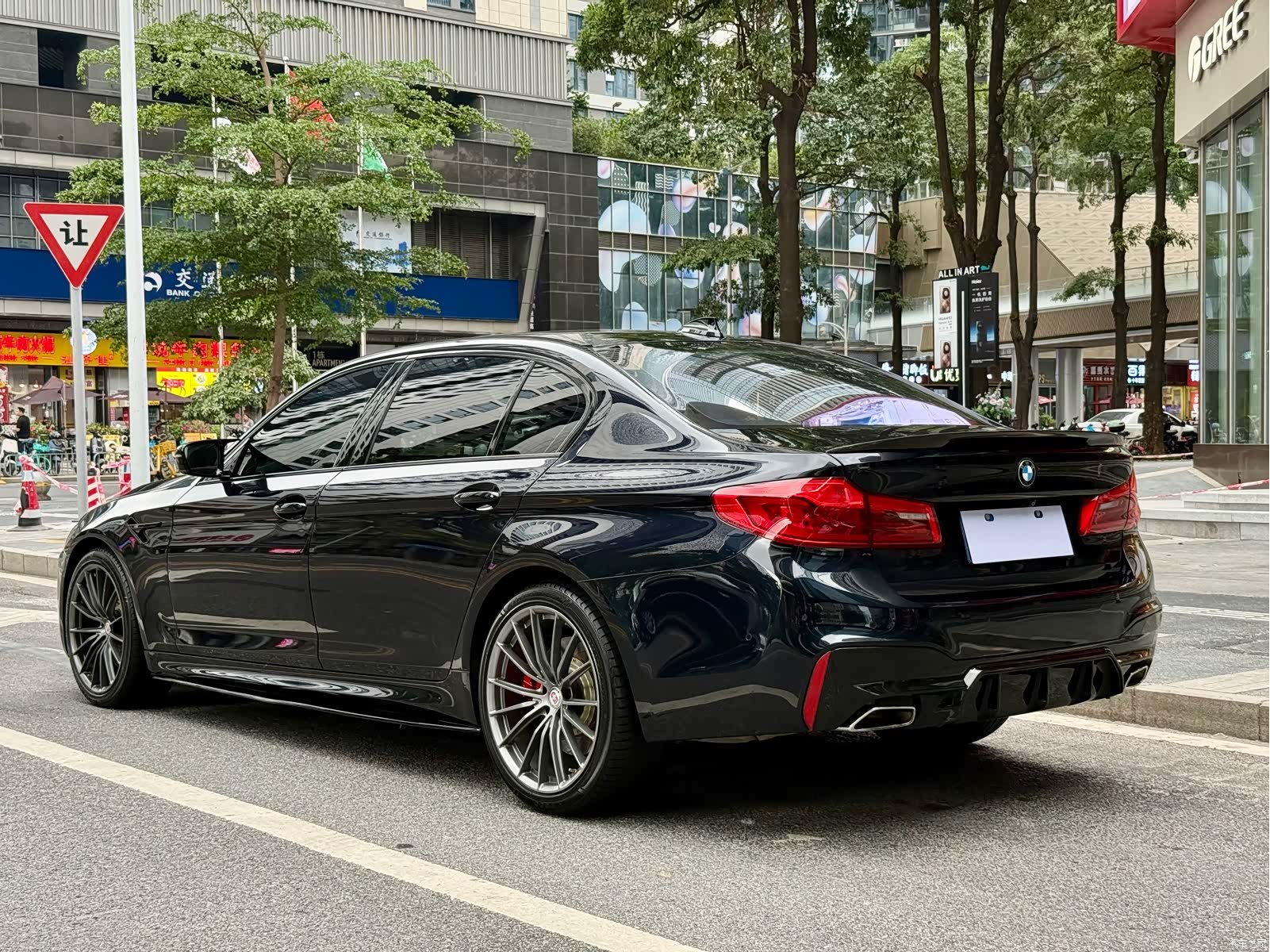 BMW 5 Series, 2020 25