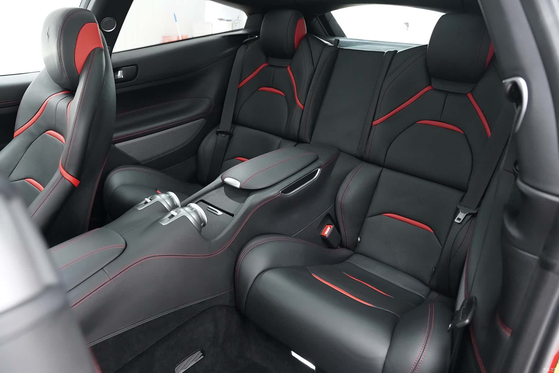 Ferrari GTC4Lus, 2019 11