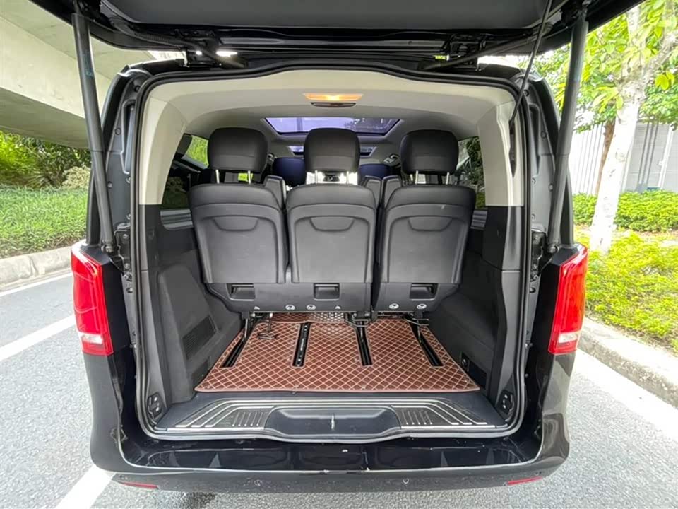 Mercedes-Benz V-class