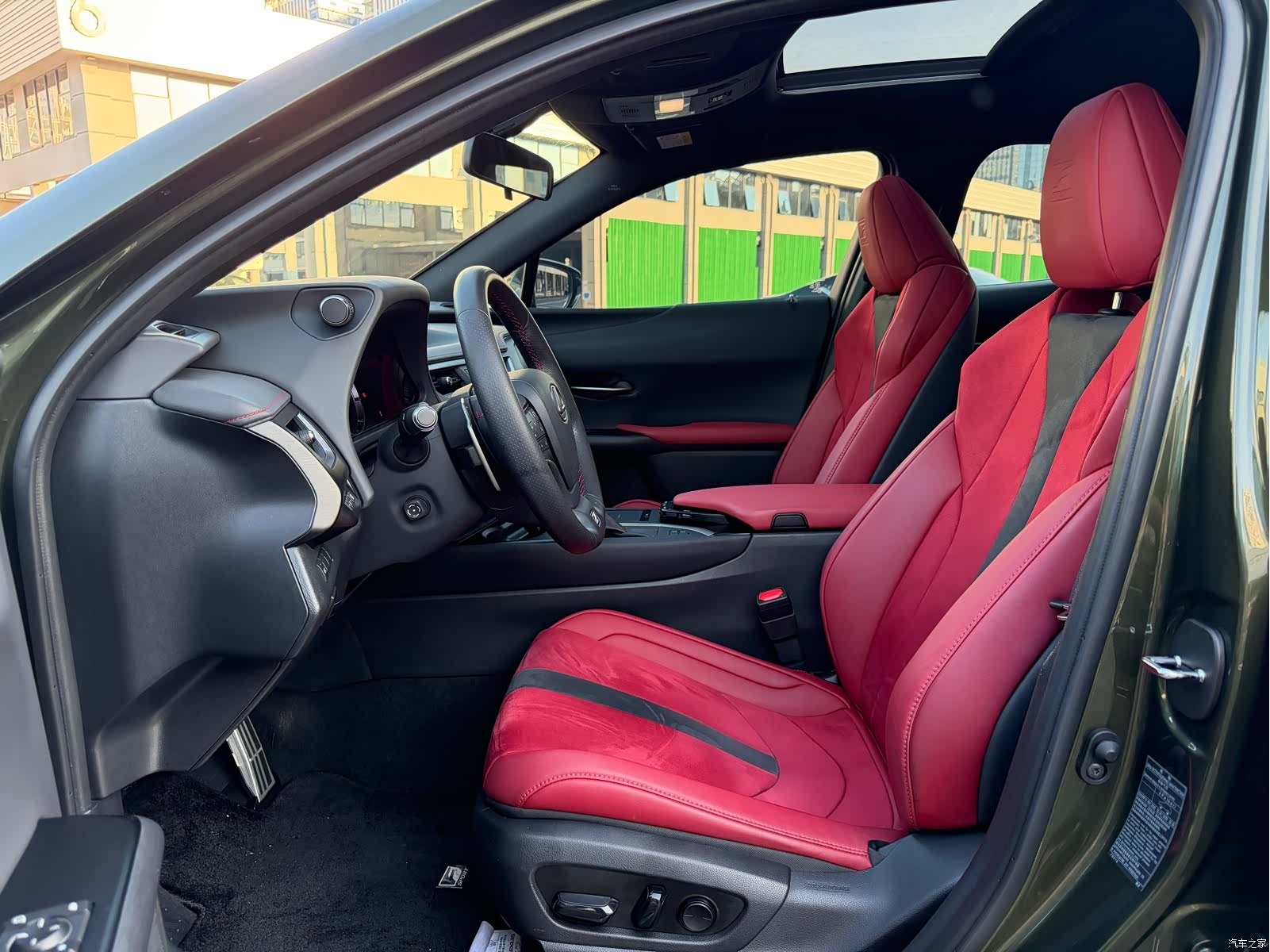 Lexus UX, 2020 4