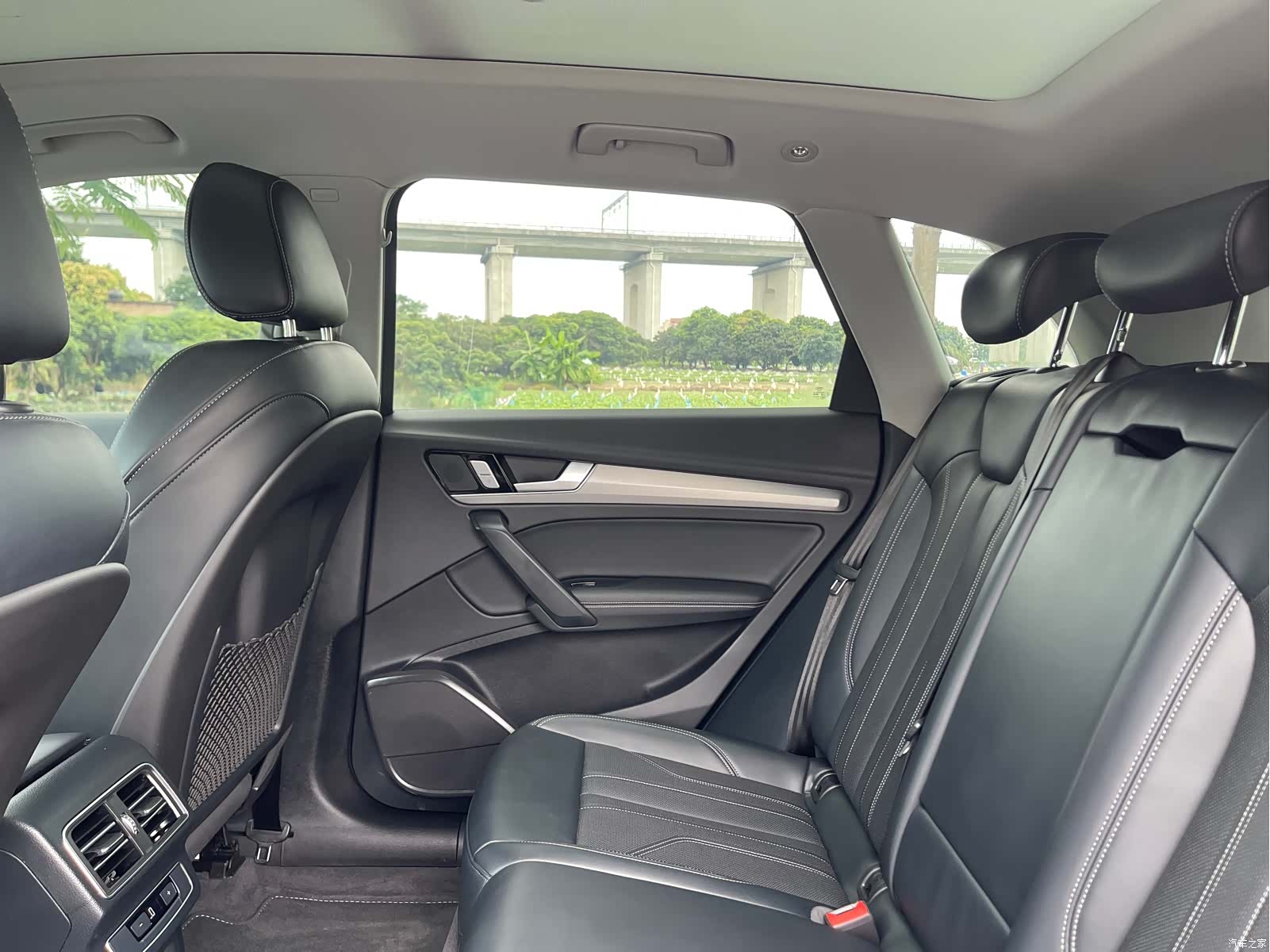 Audi Q5L, 2025 27