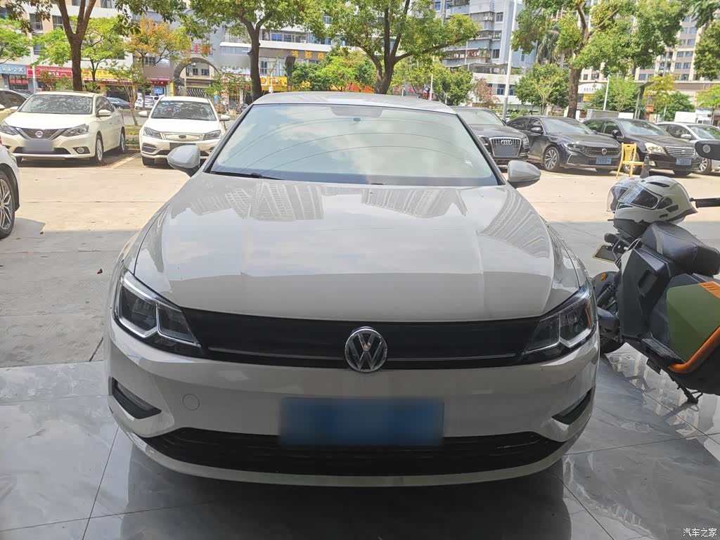 Volkswagen Lamando, 2016 3