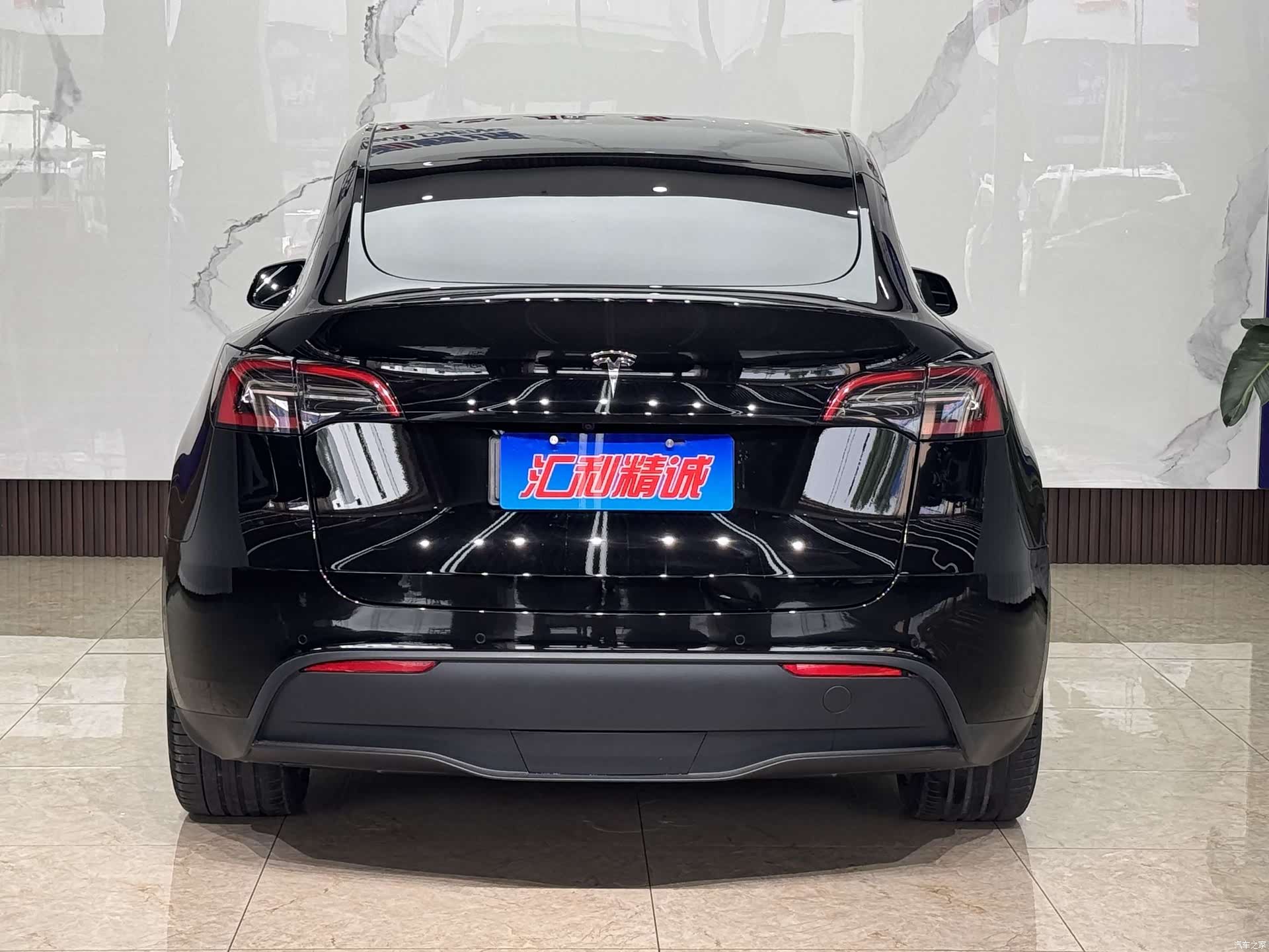 Tesla Model Y, 2023 все фото