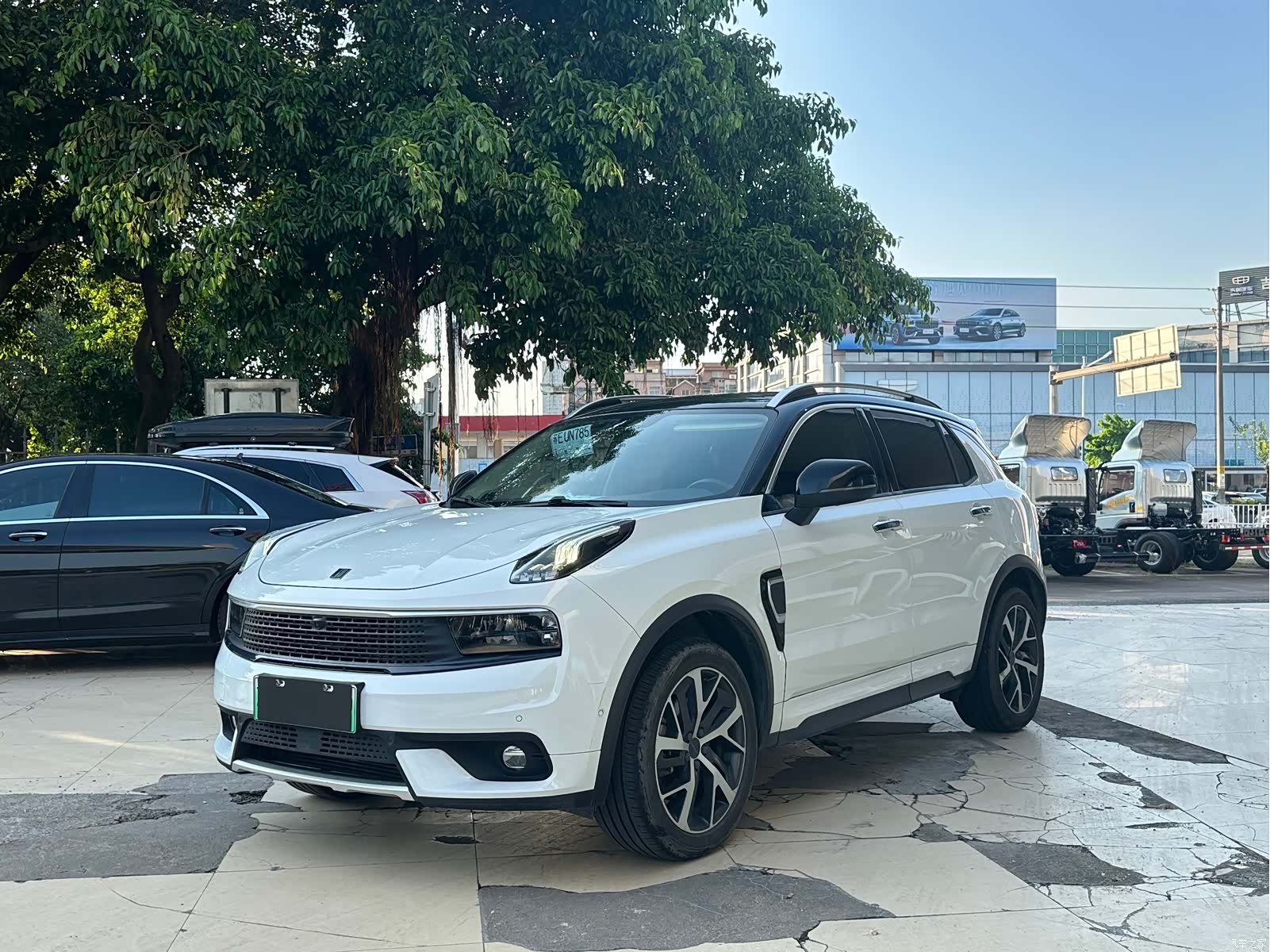 Lynk & Co 01