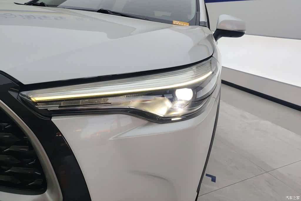 Toyota Corolla, 2023 все фото