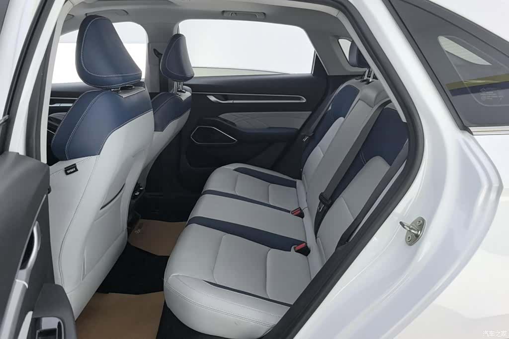 Geely Emgrand, 2022 11