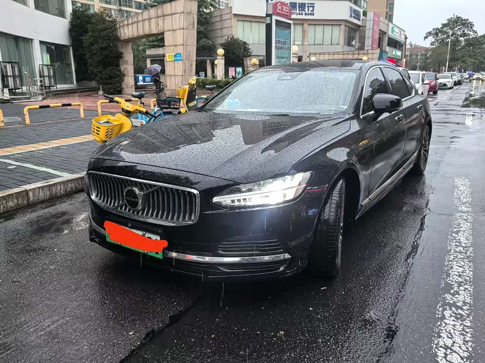 Volvo S90