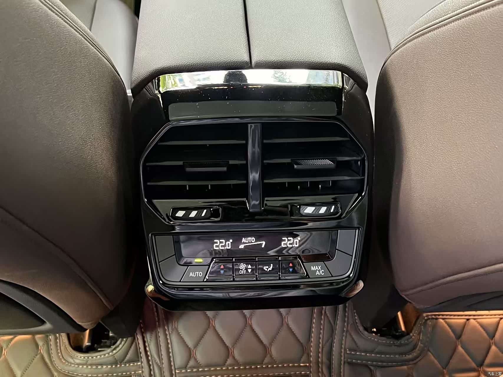 BMW iX, 2024 19