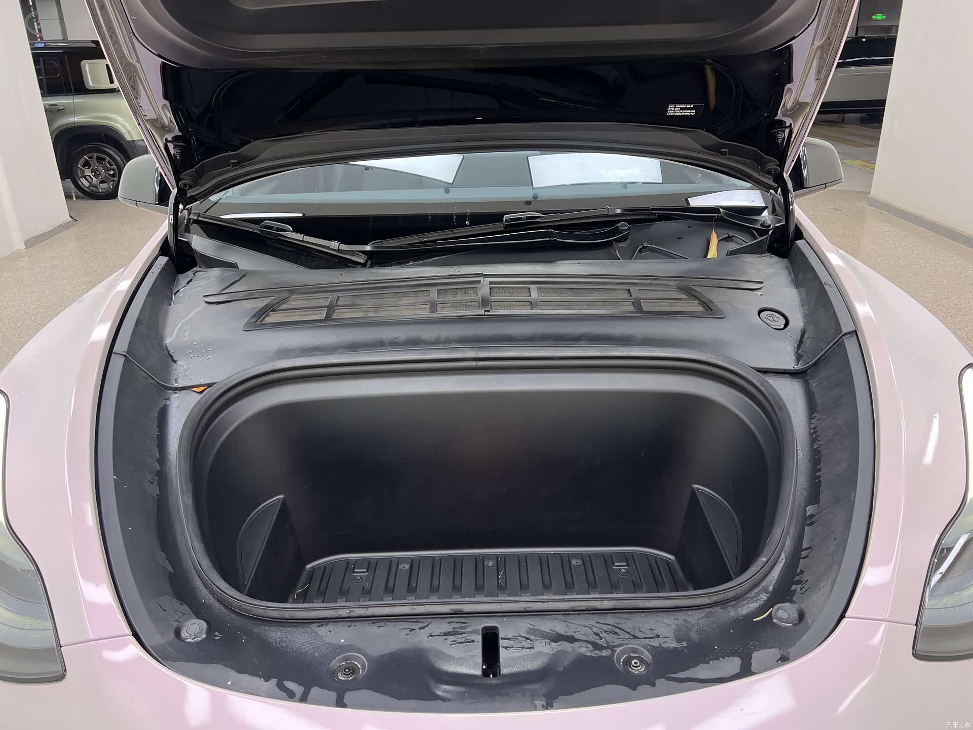 Tesla Model Y, 2023 29
