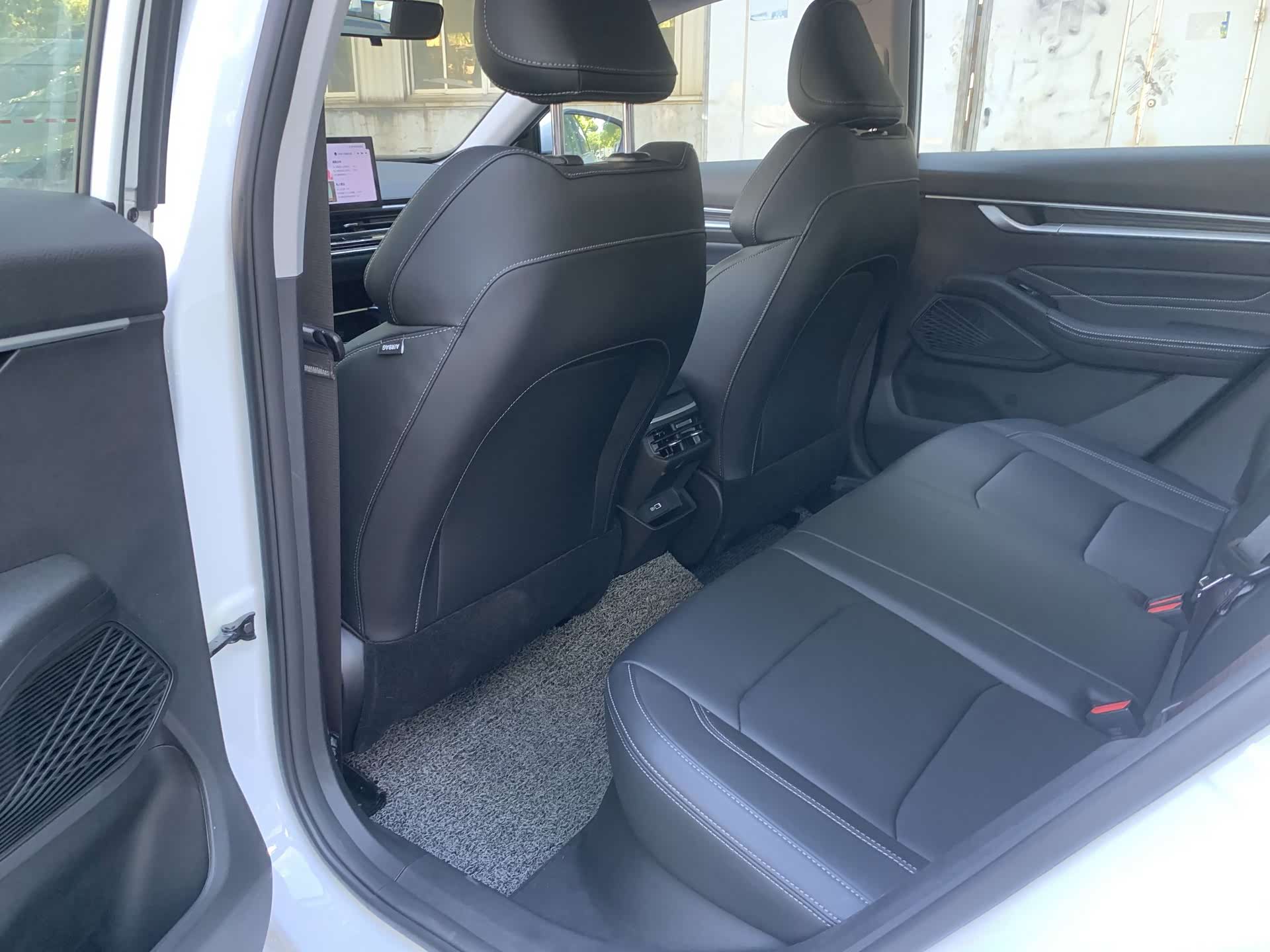 Geely Emgrand, 2025 7