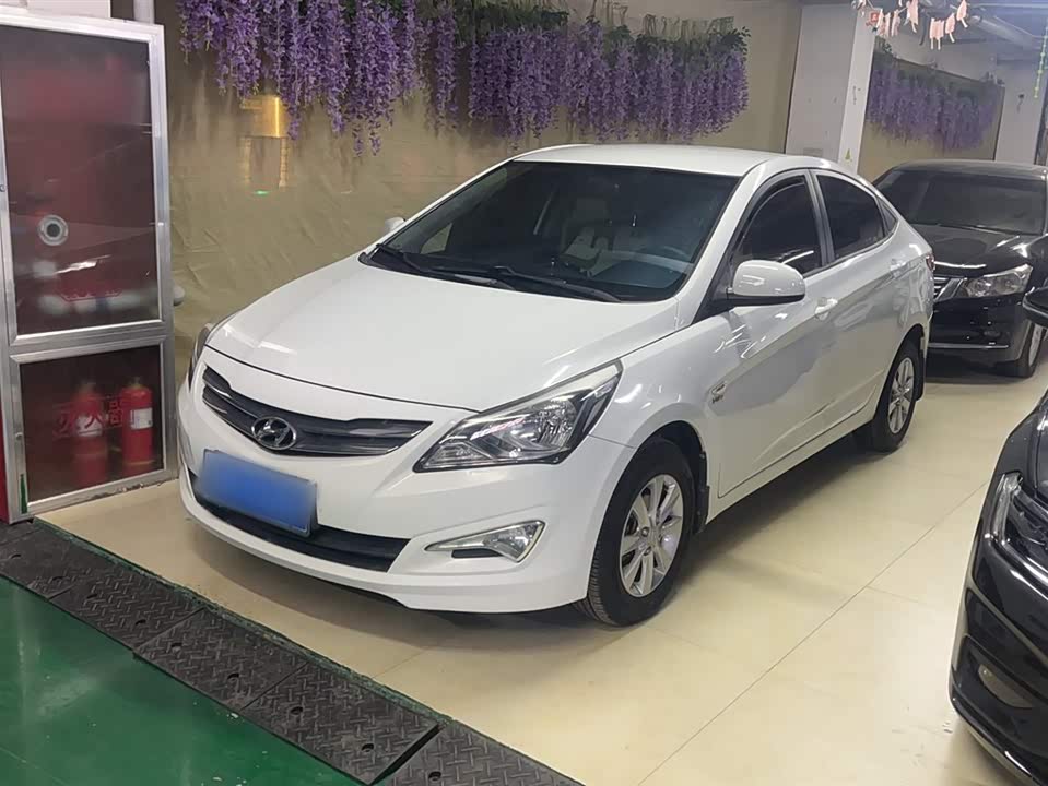 Hyundai Rena
