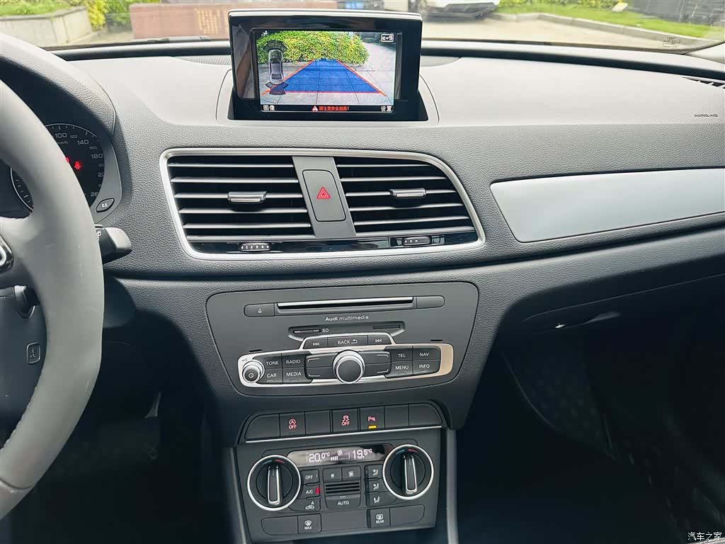 Audi Q3, 2018 10