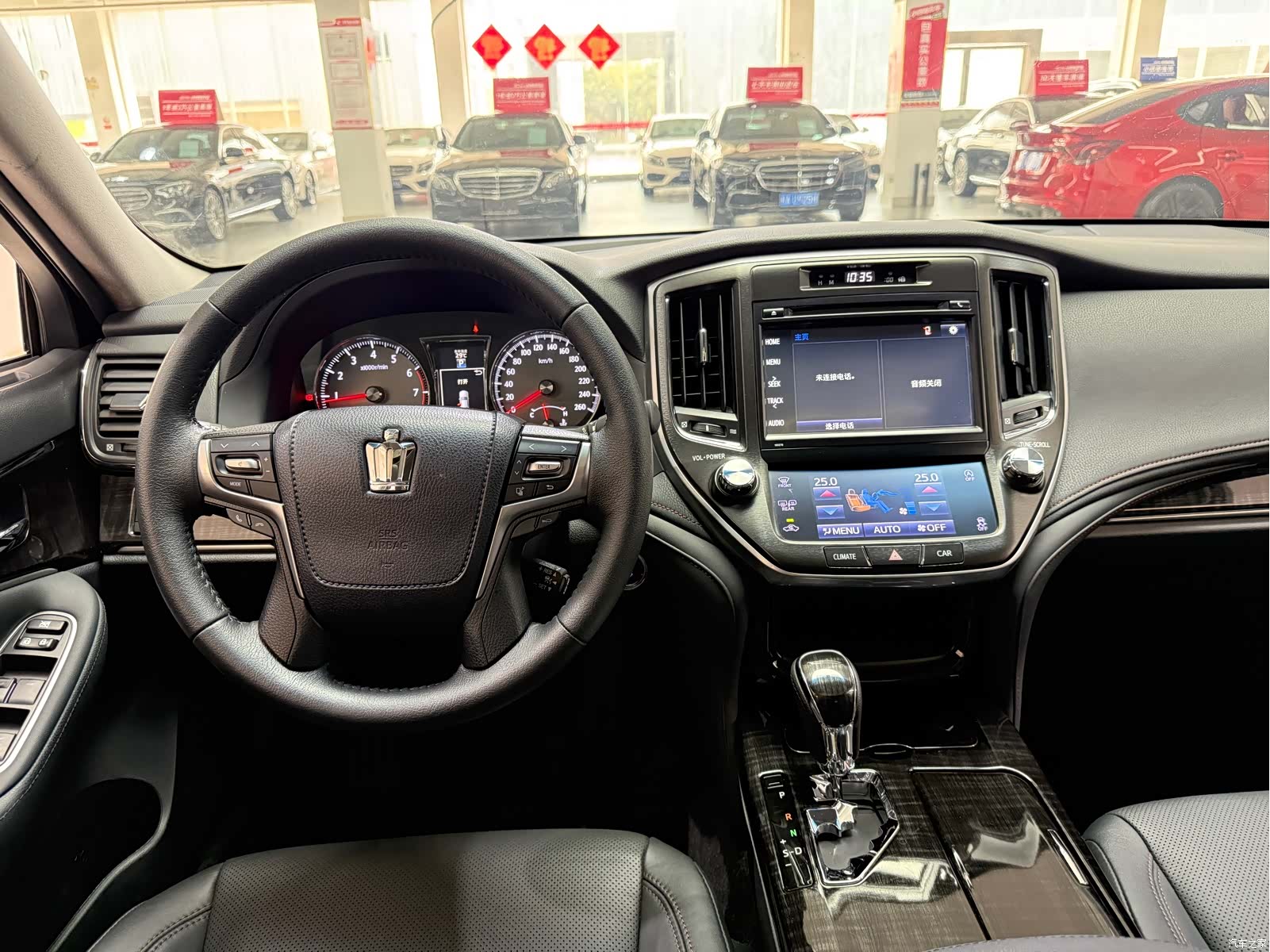 Toyota Crown, 2017 6