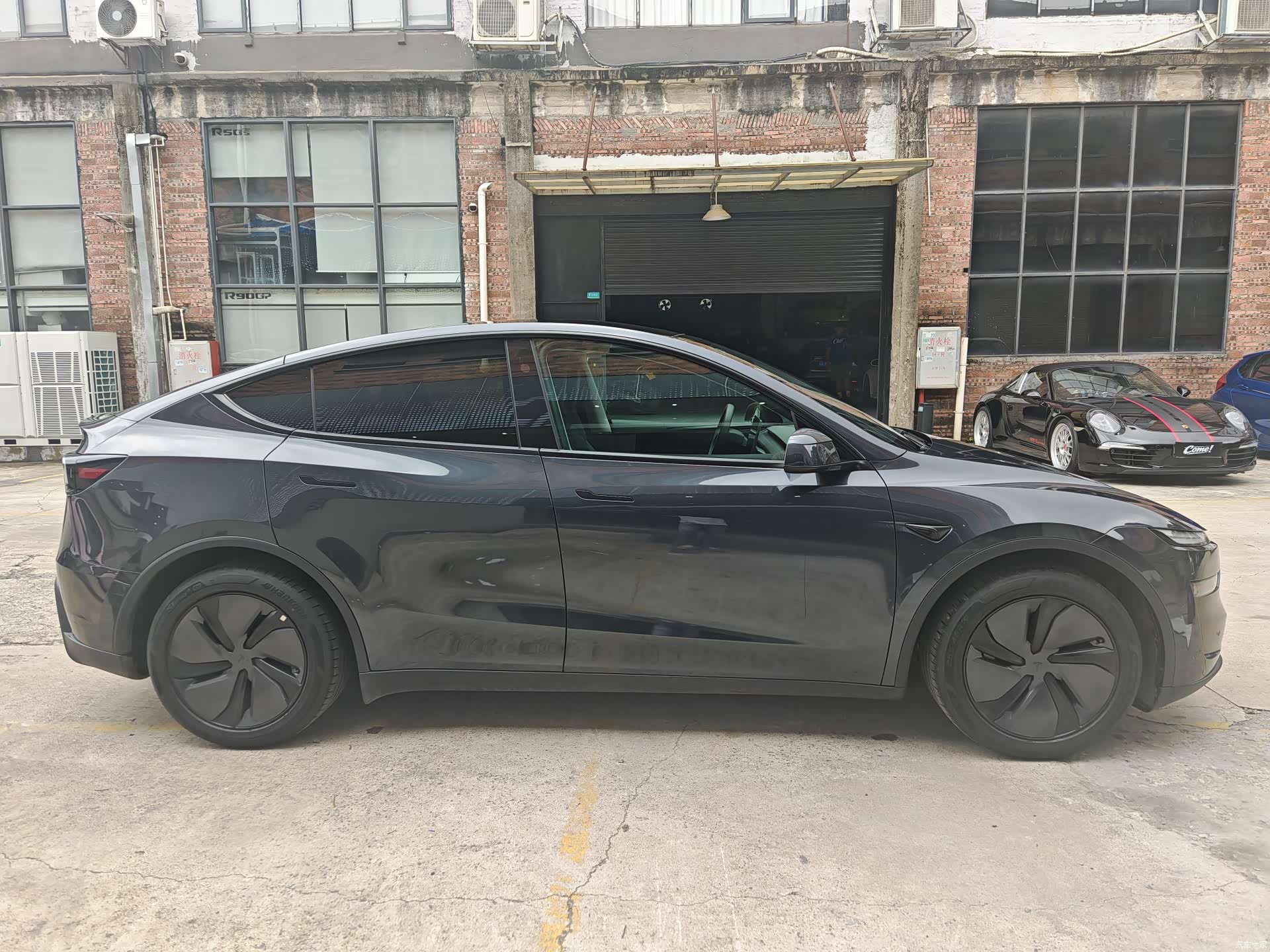 Tesla Model Y, 2025 4