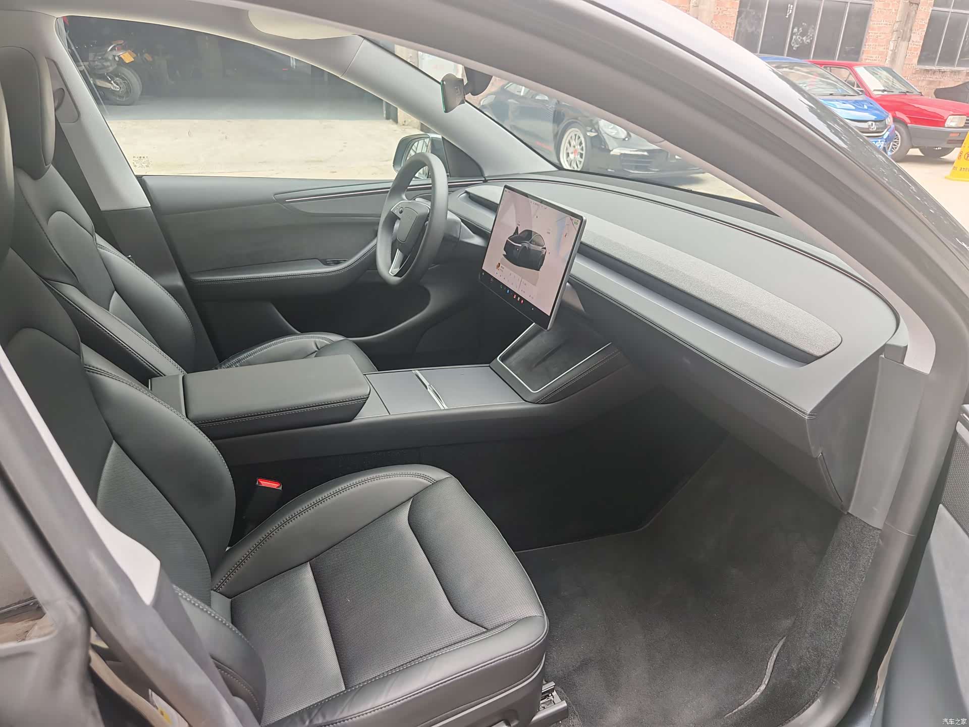 Tesla Model Y, 2025 15