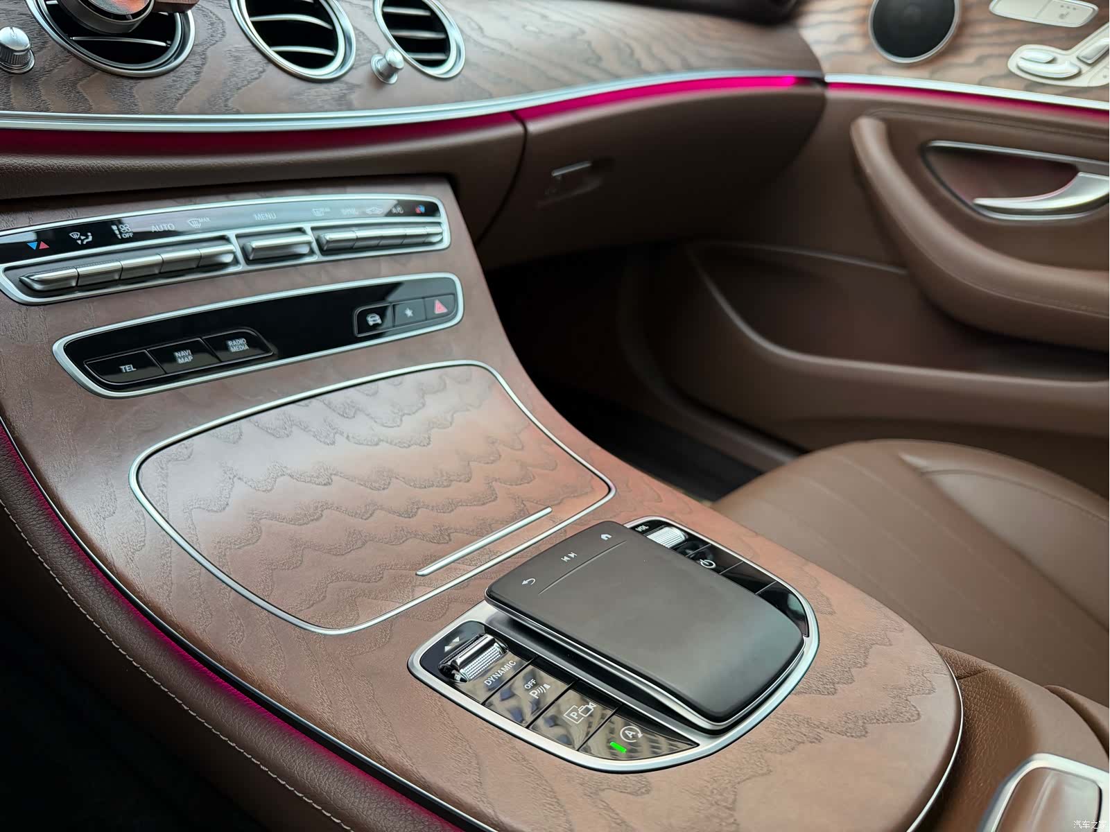 Mercedes-Benz E-Class, 2023 18