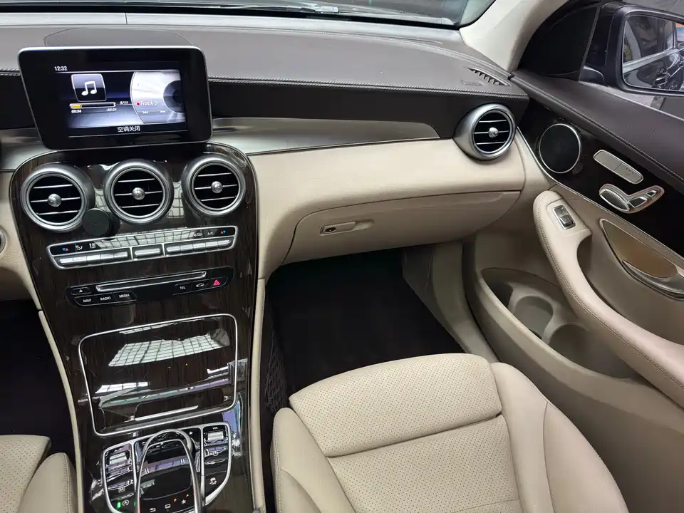 Mercedes-Benz GLC Mercedes-Benz GLC
