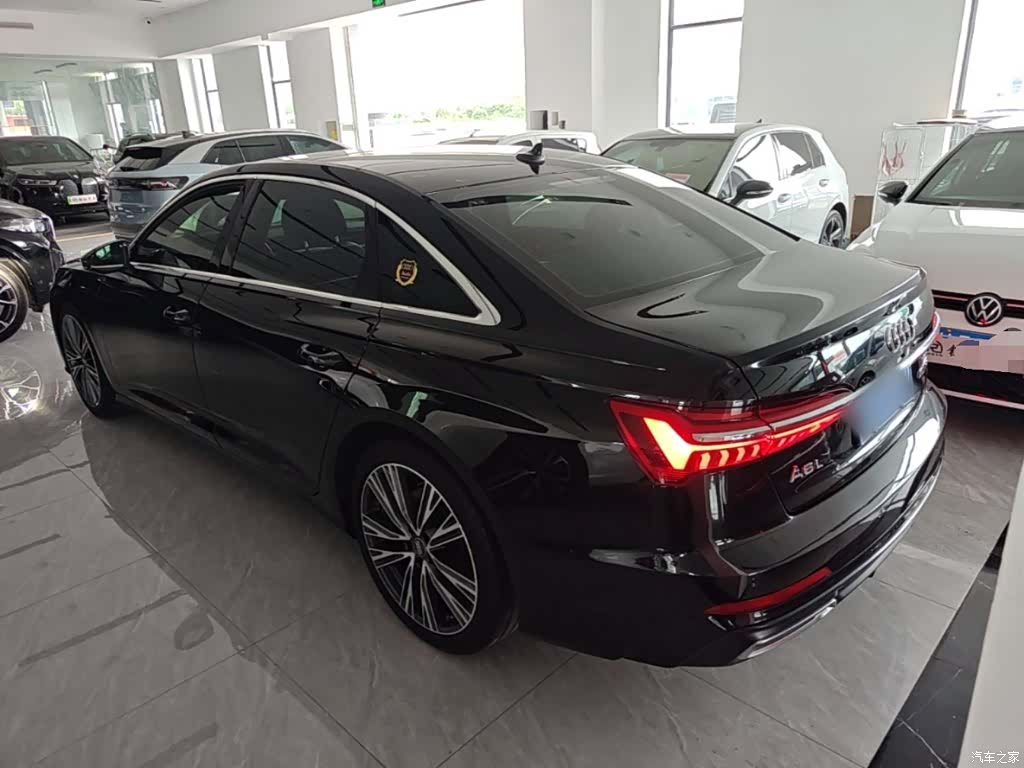 Audi A6L, 2021 все фото
